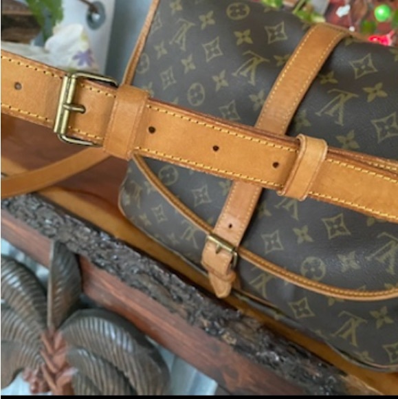 LOUIS VUITTON SAUMUR 35 Monogram Shoulder Bag W/COA - Picture 8 of 15